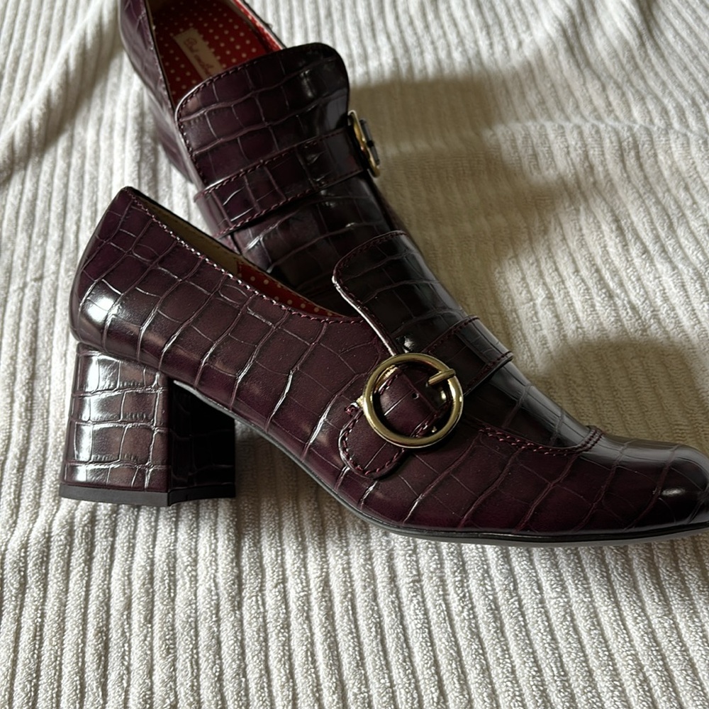 Shoes - Picture 7 of 7